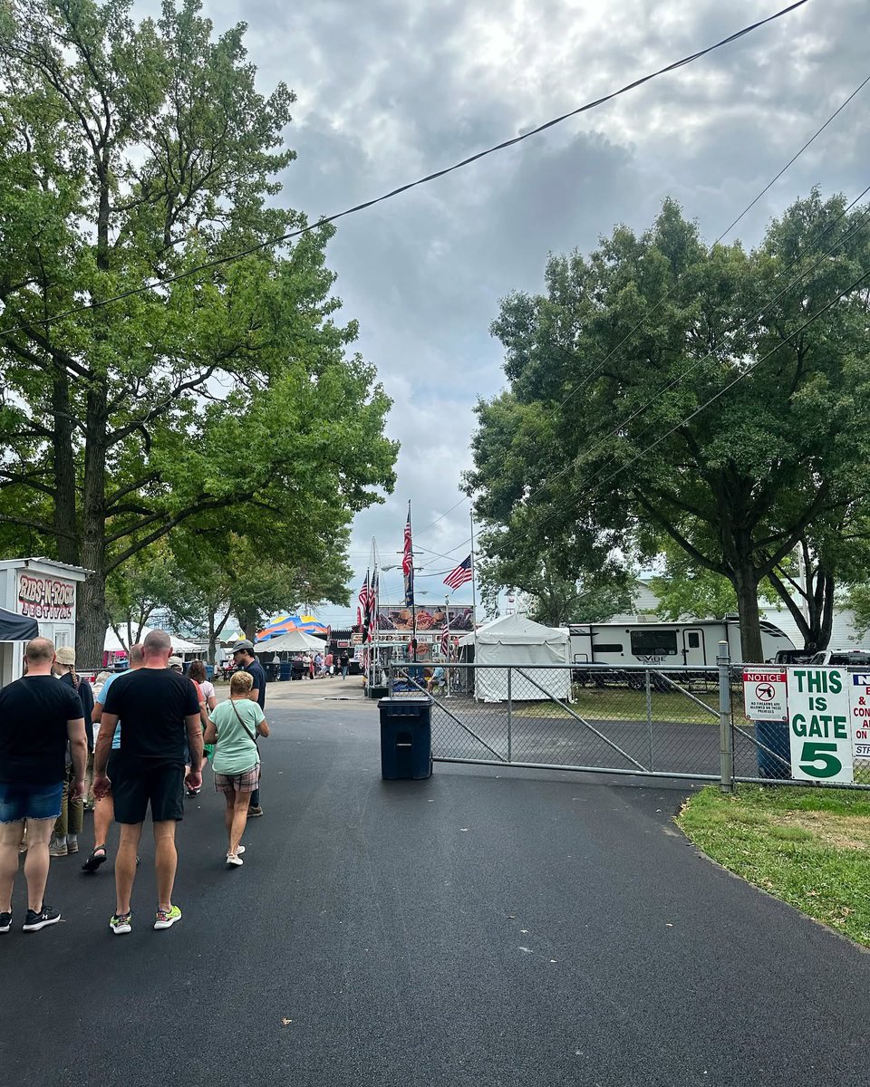 Today and tomorrow from noon until midnight there will be coach buses making continuous loops from the Mahoning County Career and Technical Center (MCCTC). The buses will drop off and pick up at Gate 5. Please look for the electronic signs posted on Rt. 224.