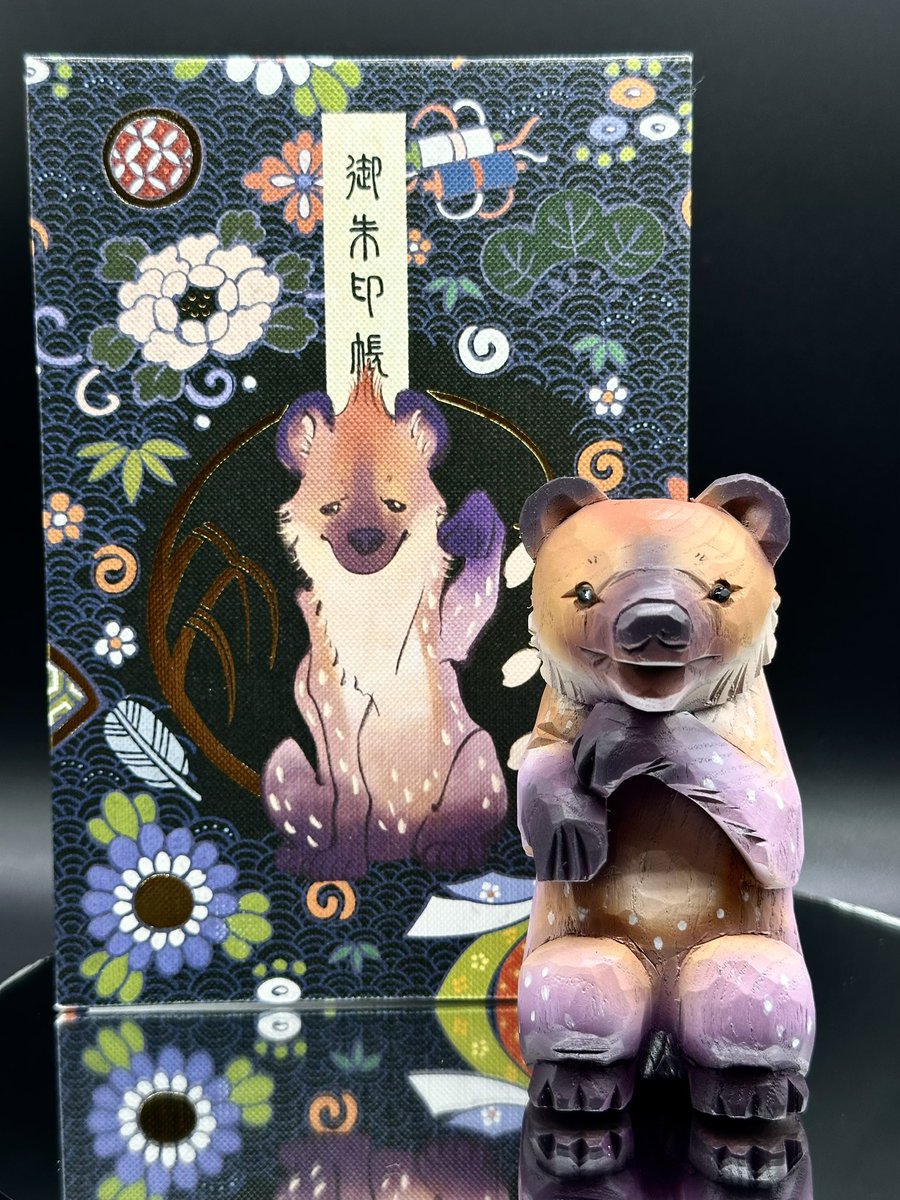 norisuke3456's tweet photo. 御神体完成
木彫りの熊をstairs御朱印帳のハイエナ君カラーに塗ってみました。
miletちゃんは熊が嫌いなのにごめんなさい🙏
背中側のデザインは分からないので本物のハイエナを参考にしつつ妄想で塗りました。
@milet_music 
#milet_stairs #milet #miles #stairs
#御朱印帳 #御神体 https://t.co/aPgFy4UdAj