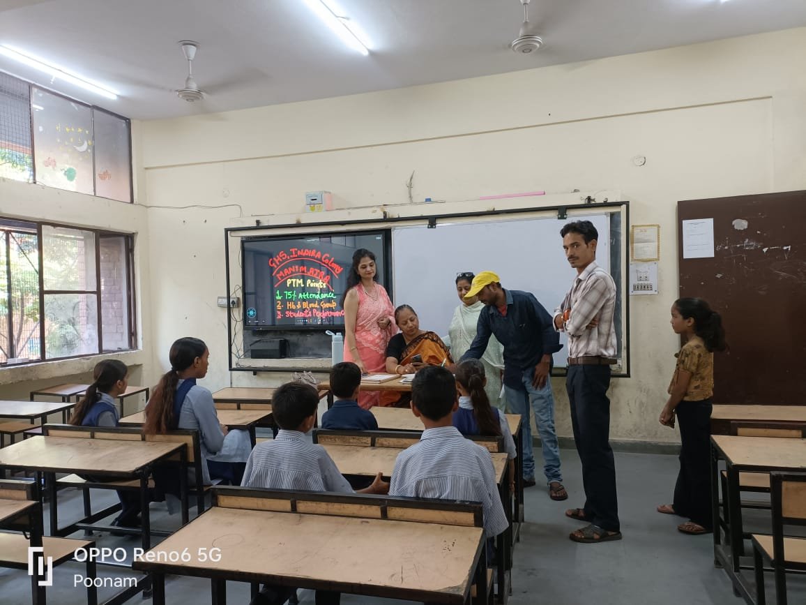 ghsicmm's tweet photo. Teachers guiding and sharing feedbacks to students and parents for future exams https://t.co/rUURmo8JEE