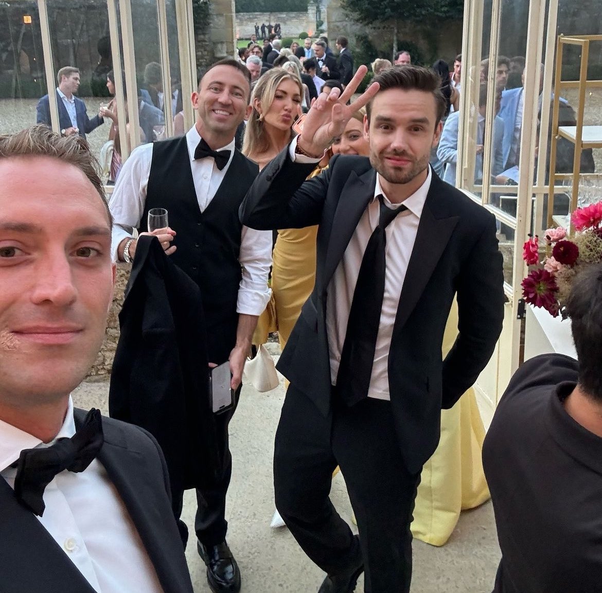 📸 @LiamPayne at a wedding in Paris yesterday! via rickrollson., image size:1170x1153
