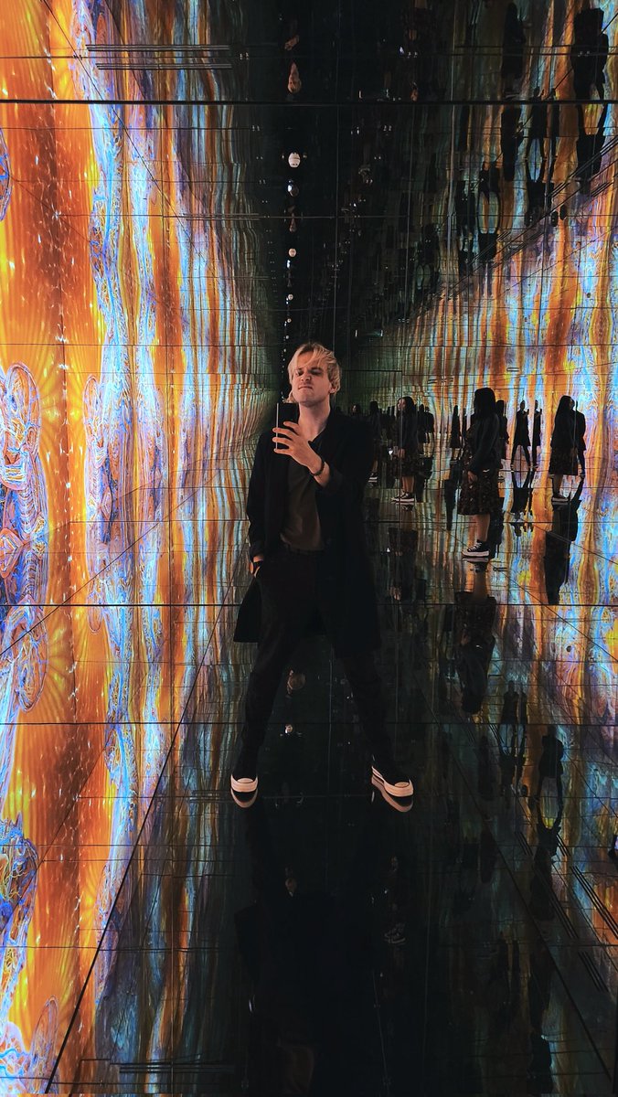 It's been a hot minute since I last logged in and posted on here, hi y'all 👋🏻👋🏻👋🏻