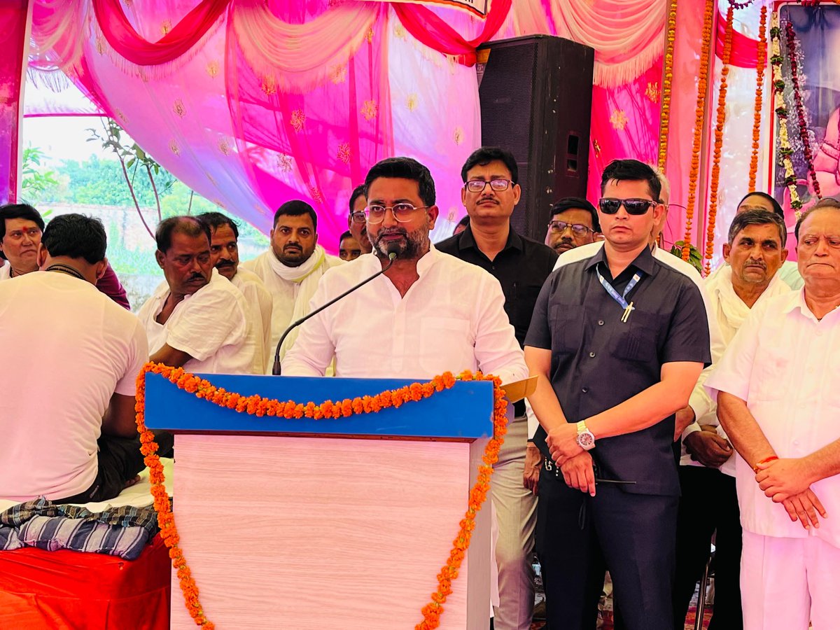 danishazadbjp's tweet photo. #गाज़ीपुर
आज जनपद #गाज़ीपुर में आयोजित विभिन्न कार्यक्रमों में रहना हुआ। https://t.co/3QP7dwaaEj