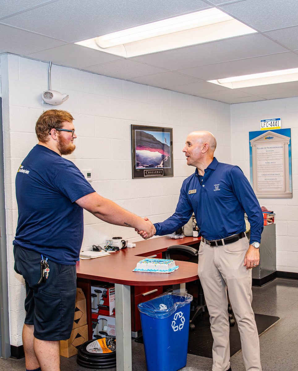 Vinart's tweet photo. We want to give a huge congratulations to Dakota Levene from Lehigh Career &amp; Technical Institute for achieving an incredible milestone—surpassing 1,000 hours of work with his co-op employer, Lehigh Valley Honda! #VinartAutoGroup #LehighValleyHonda #ClassOf2024 https://t.co/Pq1pB5lrDH