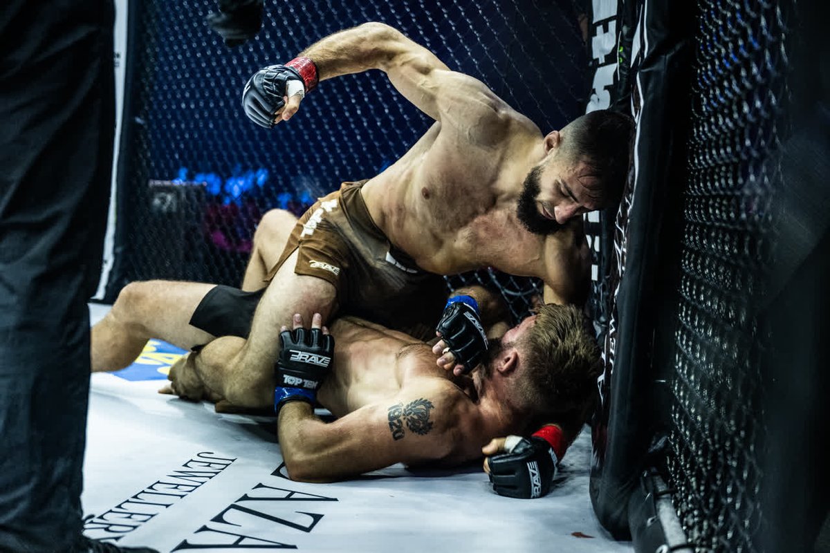 MMABulgaria's tweet image. Срещу кого искате да видите в следващите им битки големите победители от събитието миналия уикенд #BRAVECF 86 - Антон Янчев, Руси Минев и Павел Владев❓

#bravemma #mma #mixedmartialarts #мма #бойниизкуства #бойниспортове #бургас #respect #throwback #compilation #combatsports