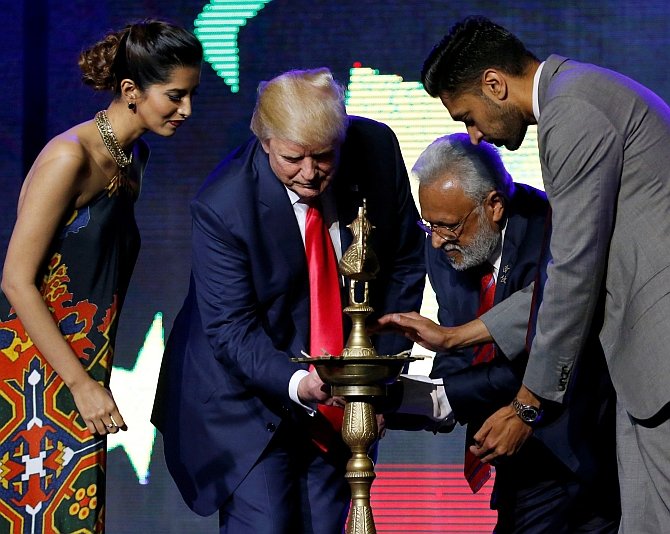 HUGE 🚨 DONALD TRUMP - "I am a Big Fan of Hindu and Big Fan of India"

"India has always supported fight against Radical Islamic Terr0rism. We cannot prosper without security"

"If I am elected President, the Hindu community and India will have a true friend in White House"

"I