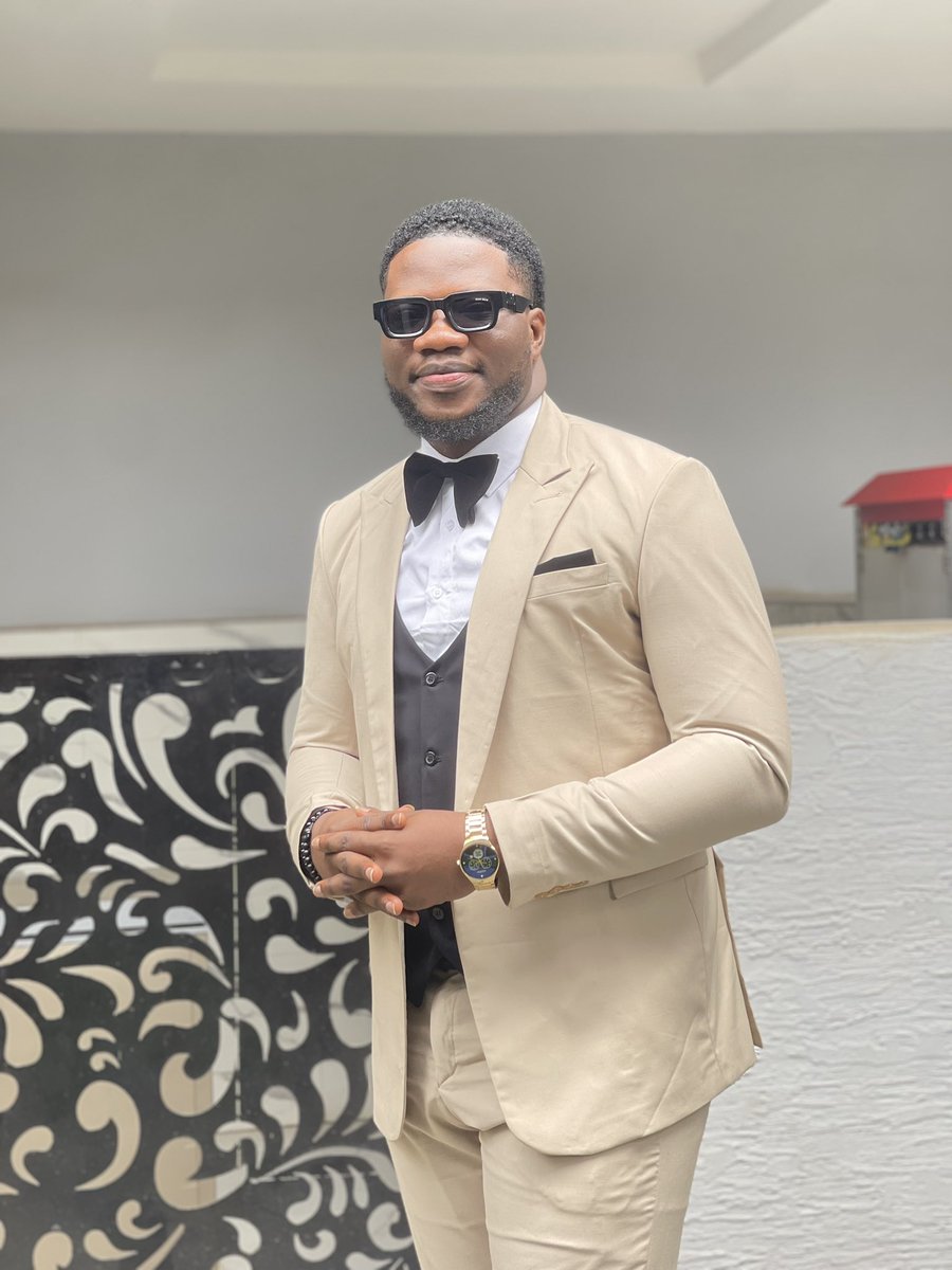 Happy Sunday ✨✨✨✨

Suit- <a href="/shopjase/">JASÈ</a>