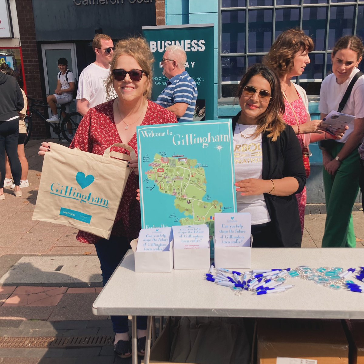 Great to see <a href="/naushabah_khan/">Naushabah Khan MP 🌹</a> earlier and see her project come to life x 

#designedbyesther #gillingham #lovegillingham #medway