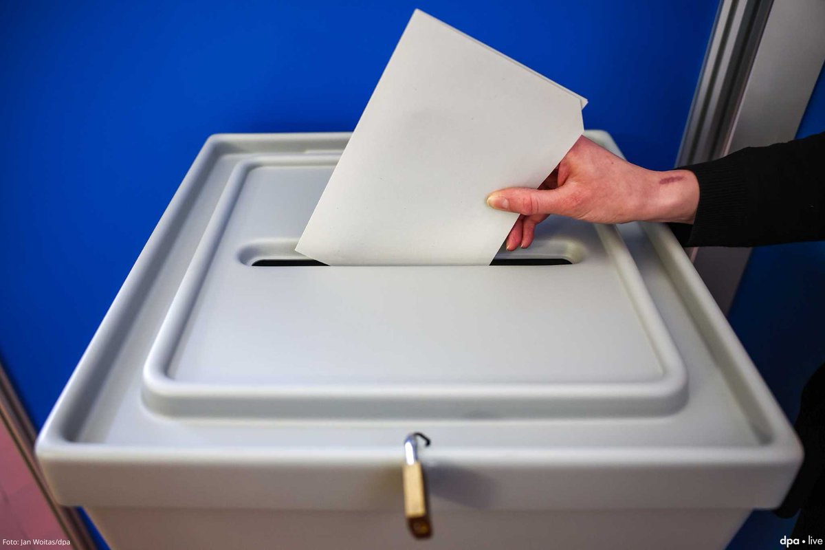 🔴 LIVEBLOG Bis mittags ähnliche Wahlbeteiligung in #Thüringen und #Sachsen wie bei Wahlen 2019 +++ Alle Infos rund um die #Landtagswahlen in #Thüringen und #Sachsen 👉tkr.ro/e/Fo6WIIoozFvo… <a href="/dpa/">dpa</a> via <a href="/pnp/">Passauer Neue Presse</a>