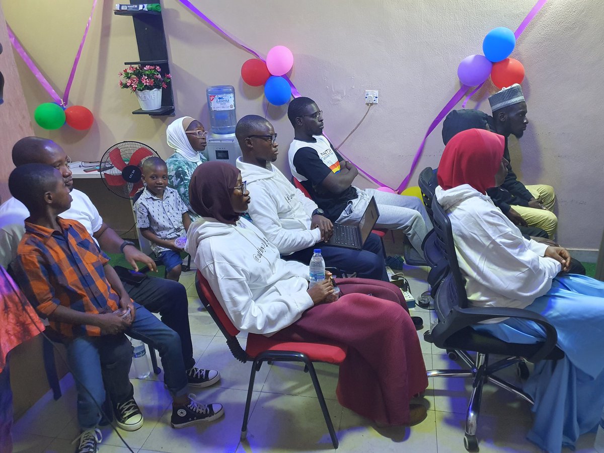 atibyan_tech's tweet image. On August 31st, Atibyan Tech Academy celebrated the graduation of its second cohort, with students embarking on their journey as Fullstack developers. 
#TechGraduation #FullstackDevelopers #AtibyanTechAcademy #TechCareers