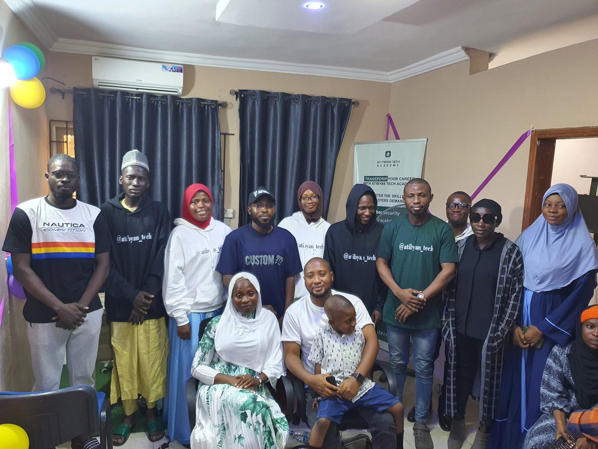 atibyan_tech's tweet image. On August 31st, Atibyan Tech Academy celebrated the graduation of its second cohort, with students embarking on their journey as Fullstack developers. 
#TechGraduation #FullstackDevelopers #AtibyanTechAcademy #TechCareers