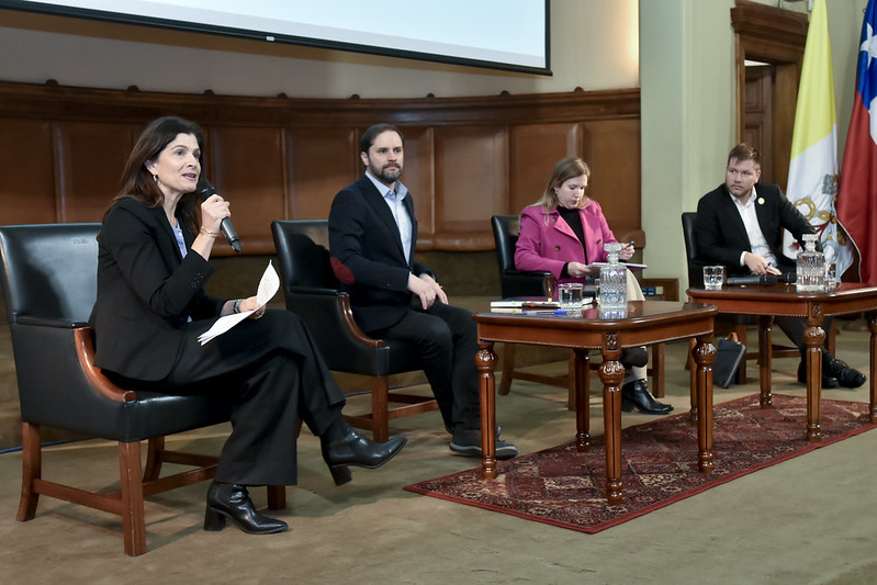 🗳️Escucha el ciclo de seminarios #DebatesMunicipalesUC, modera <a href="/angelicabulnes/">Angelica Bulnes</a>.  Hoy corresponde la comuna de #Providencia.  

💬Debaten:
-<a href="/macafernandezd/">Macarena Fernández</a> (@ChileMejorCl) 
-<a href="/jaimebellolio/">Jaime Bellolio Avaria</a> (<a href="/ChileVamosCL/">Chile Vamos</a>) 
-<a href="/DrazenAndre/">Drazen Markusovic</a> (<a href="/ChilePDGcl/">Partido de la Gente Oficial 🇨🇱</a>)  

🔴Sintoniza en vivo en