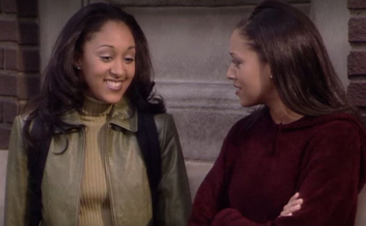 filmsbratz's tweet photo. — fall season so i can get into my sister sister college seasons fashion bag 💅🏾 °🍂ᡣ𐭩 ☕️. °༄ https://t.co/hVvQcx63uI