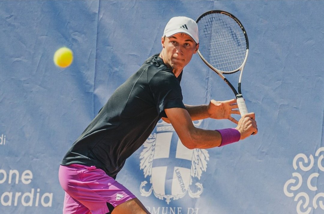 Debru_France's tweet photo. LETS GOO GABI REMPORTE SON 2E CHALLENGER À CÔME 🇮🇹

Il atteindra lundi son meilleur classement, 272e à l'ATP 💪🔥 https://t.co/gia8rzBMrz