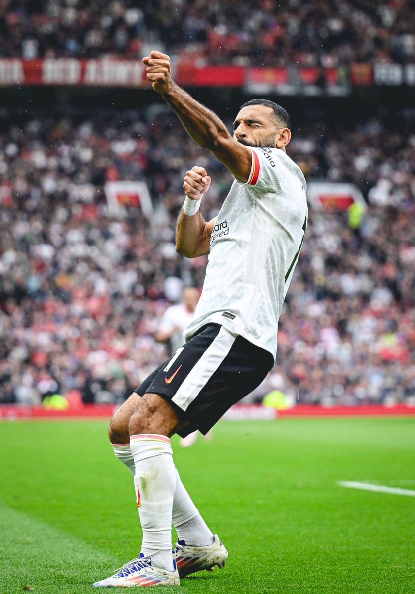 LiverpoolXtra's tweet photo. Aucun fan de Liverpool ne peut scroller sans avoir aimé ce tweet. ❤️ https://t.co/Nz8RwMY29D