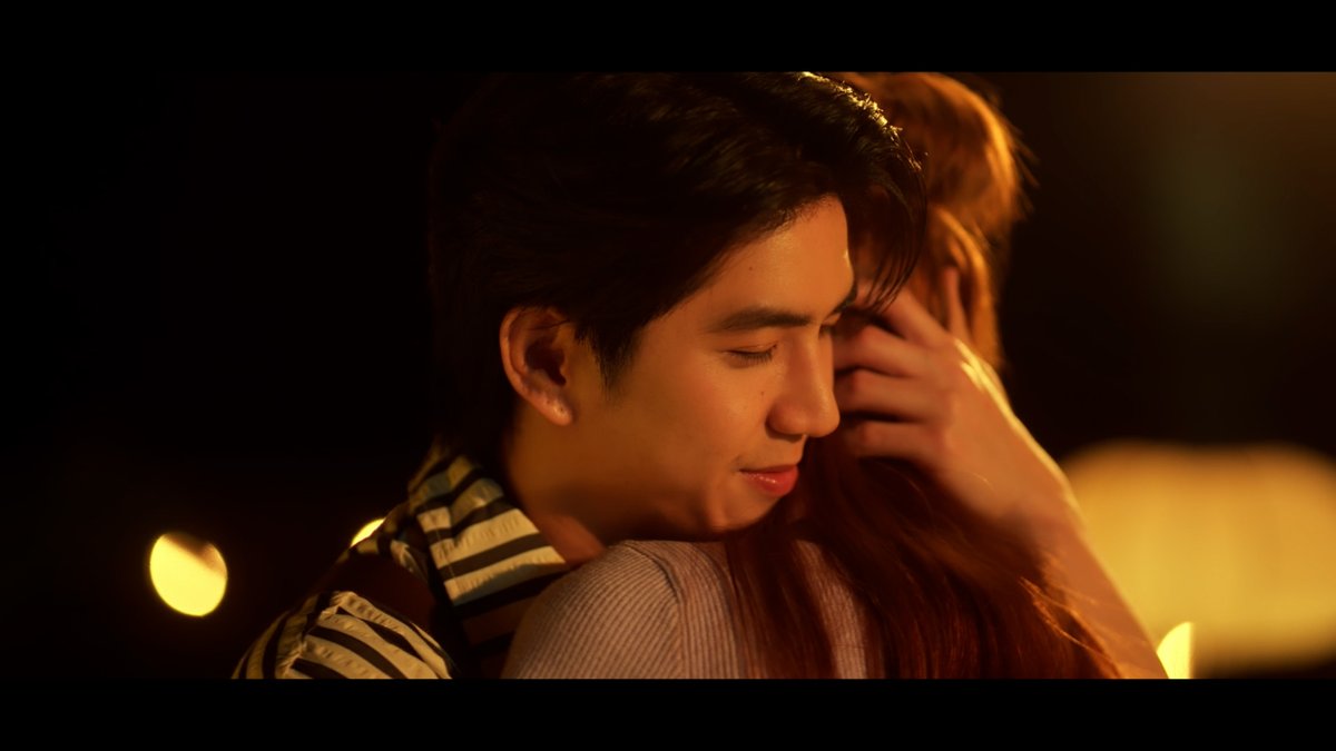 GMMTV's tweet photo. ขอให้เป็นการเริ่มต้นครั้งใหม่ที่ใจดีกับทั้งคู่น้าาา สุดท้ายความรักจะนำทางเอง มีแต่ความรักดี ๆ รายล้อมนะ ทั้งเต้และบะหมี่เลย 💖

(กองเชียร์ด้านหลังน่ารักมากกกกกก ป๋าเก่งมากกกกกก ต้องขอบคุณป๋าสุด ๆ ที่ทำให้เพื่อนได้กลับมารักกันอีกครั้ง 🫶🏻 เราน่ารักมาก ๆ หนิ)
#TheTraineeSeriesEP10
@Sea_tawinan @PiployRR @poon_mit12