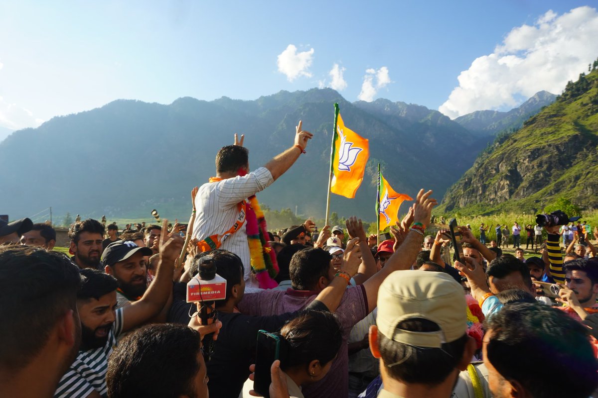 Sunil_SharmaBJP's tweet photo. #JanSamarthanSunilsharma                                                Overwhelmed with a rousing reception in Sounder #Dachhan, #Kishtwar. The affection and enthusiasm of the people was heartwarming, and I'm grateful for their support. https://t.co/KB4LOPCMAT
