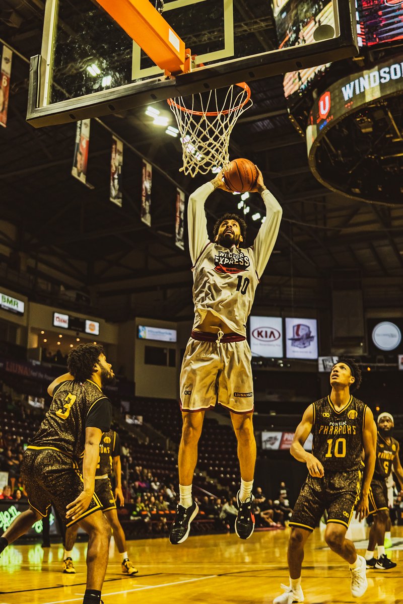 It's a slam dunk of a long weekend. ☀️🏀😎