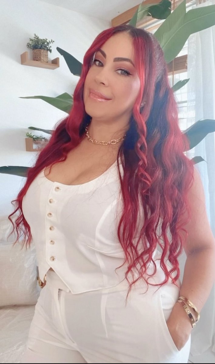 SEXY RED DOLL tweet media