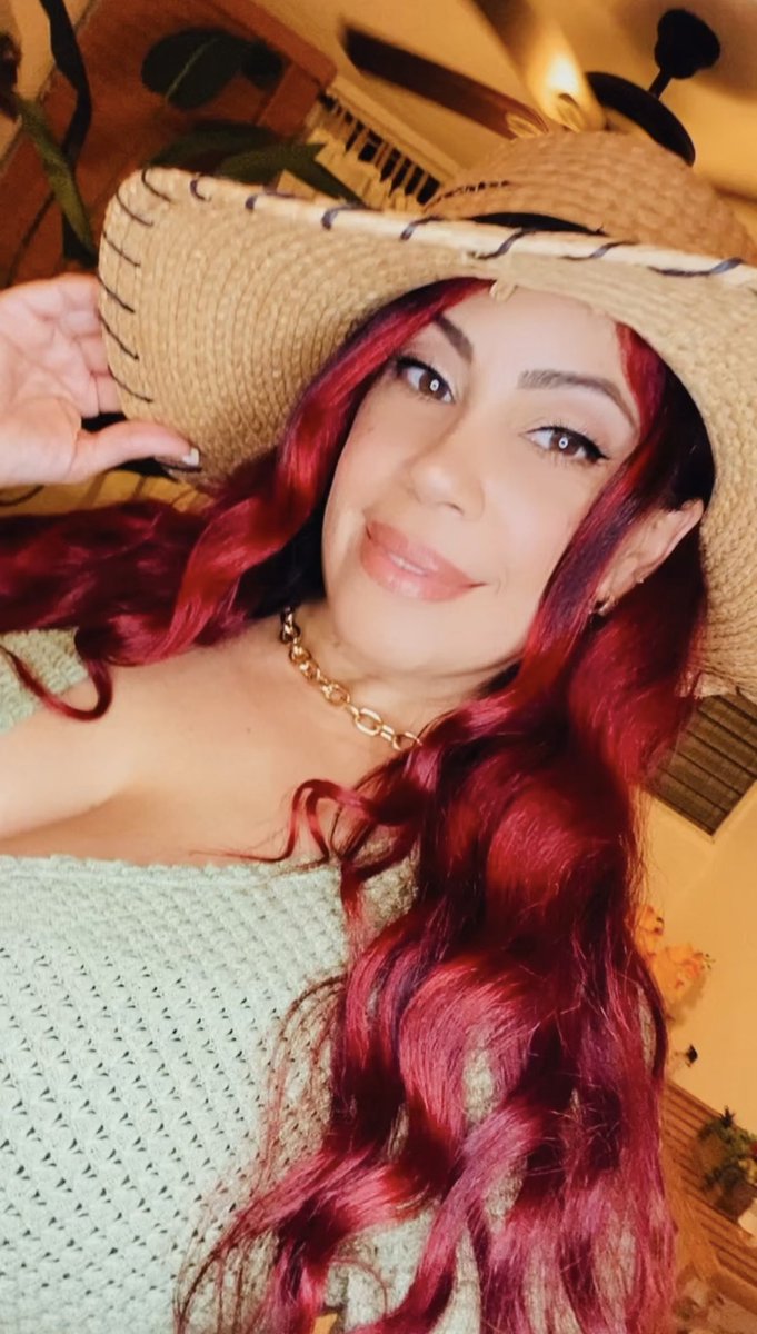 SEXY RED DOLL tweet media