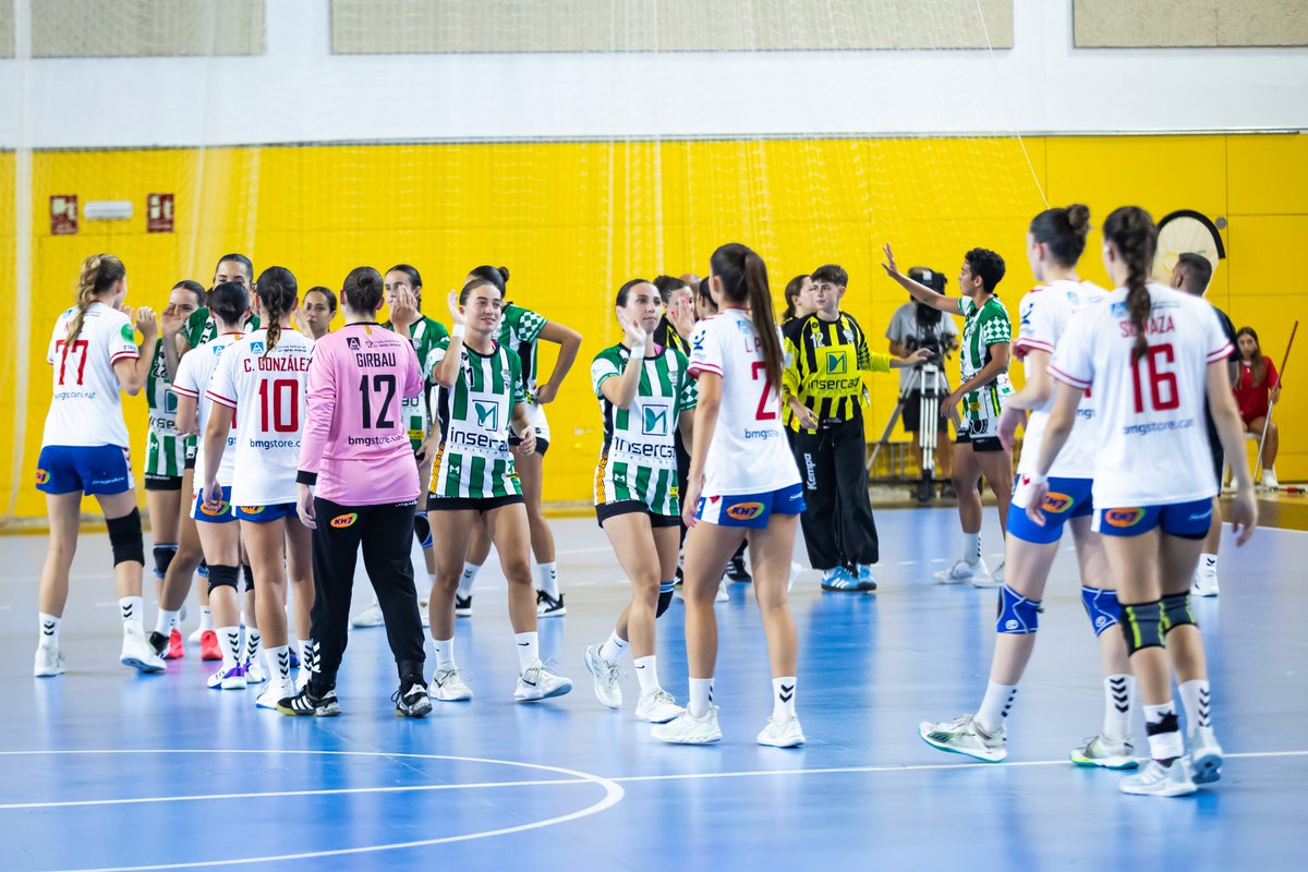 FedCatHandbol's tweet photo. 🤩Això és handbol!
#HandbolCatalà #SupercopaCAT #EspluguesCiutatdelHandbol https://t.co/D7efzfHVbt
