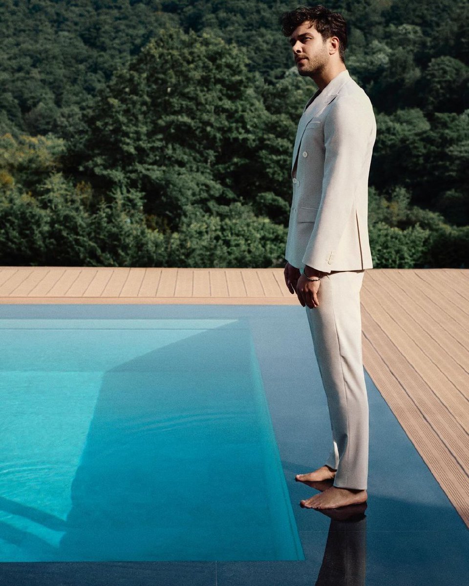 Pazar gününe karizmatik bir çekim bırakayım.
Onur Seyit Yaran...