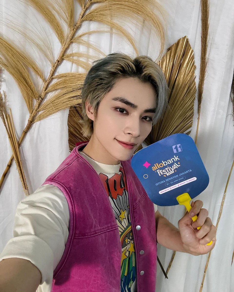 Delighted to appear as the guest for Allobank and cure the feeling of missing each other. We will meet under the same sky, breathe the same air and make a promise to come back.