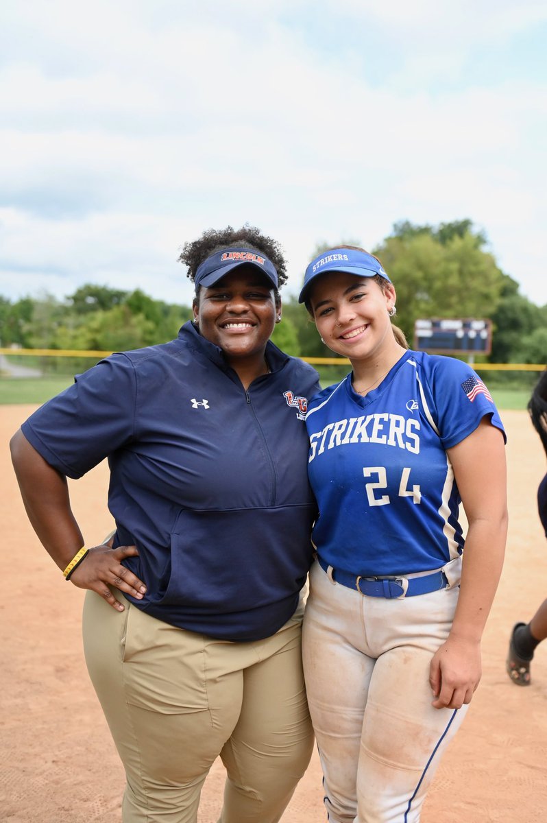 YuskoJanaya's tweet photo. Coach Z’s Prospect Camp in the books ✅
I’m so incredibly grateful to call this place my home. I had such a good time learning from my future teammates and working hard with new people. Go Lions! 💙🧡🦁 https://t.co/QXmTOIeKEu