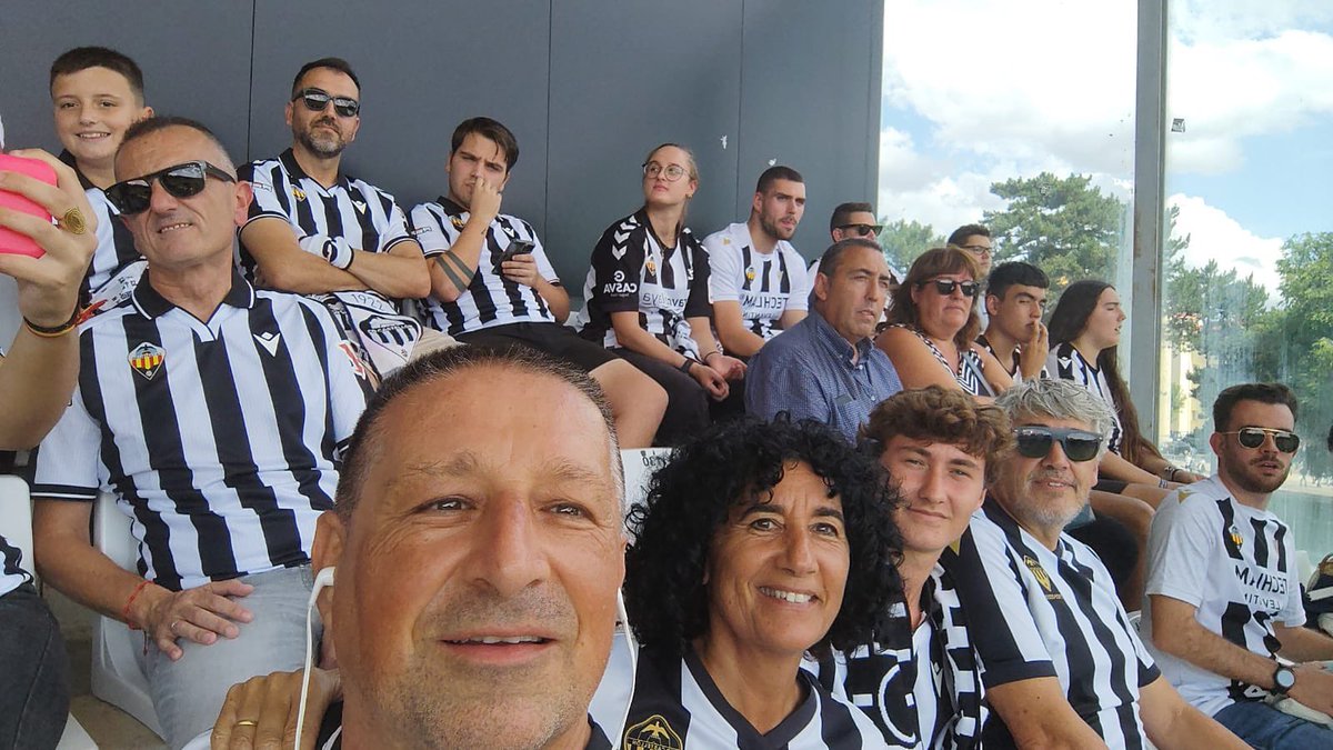 ROrellut's tweet photo. #RO no podie faltar a Burgos!
#ROnTour
@CDCastellon https://t.co/iWx0xVEf6J