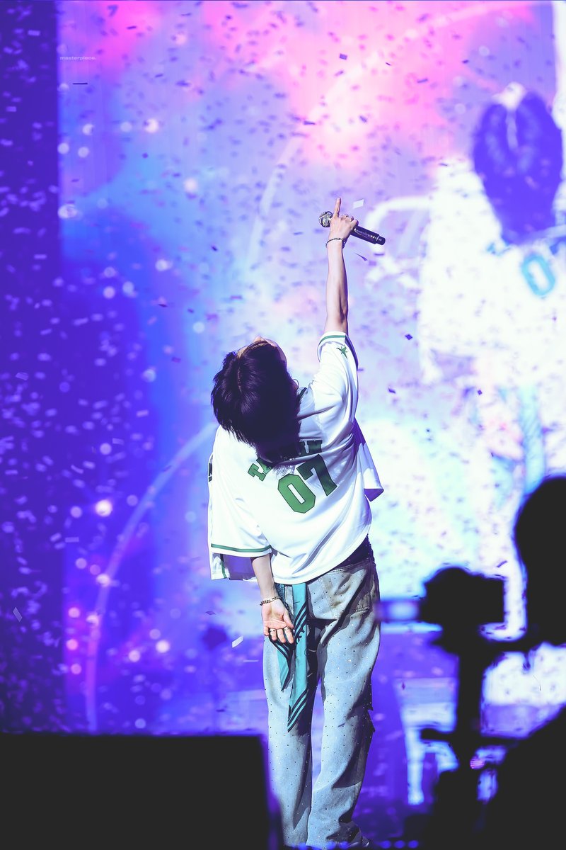 날아 저 하늘로 
#태민 #TAEMIN