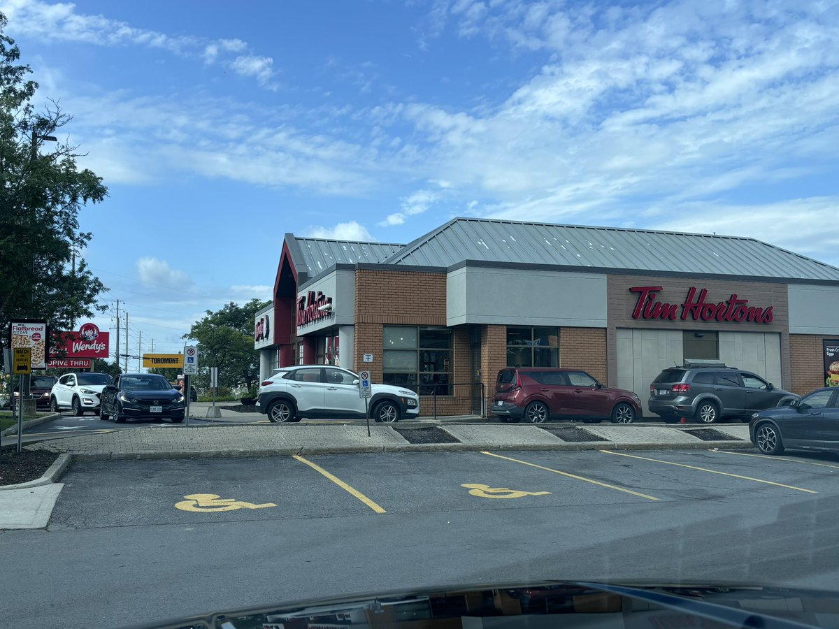 BryanPassifiume's tweet image. Kinda done with @TimHortons —

Kid &amp;amp; I tried to grab a quick breakfast, and they lost my order.

20 mins later, I had to show a very skeptical manager my bank account app just to prove I’d actually made an order. 

And after all that, the order wasn’t even correct