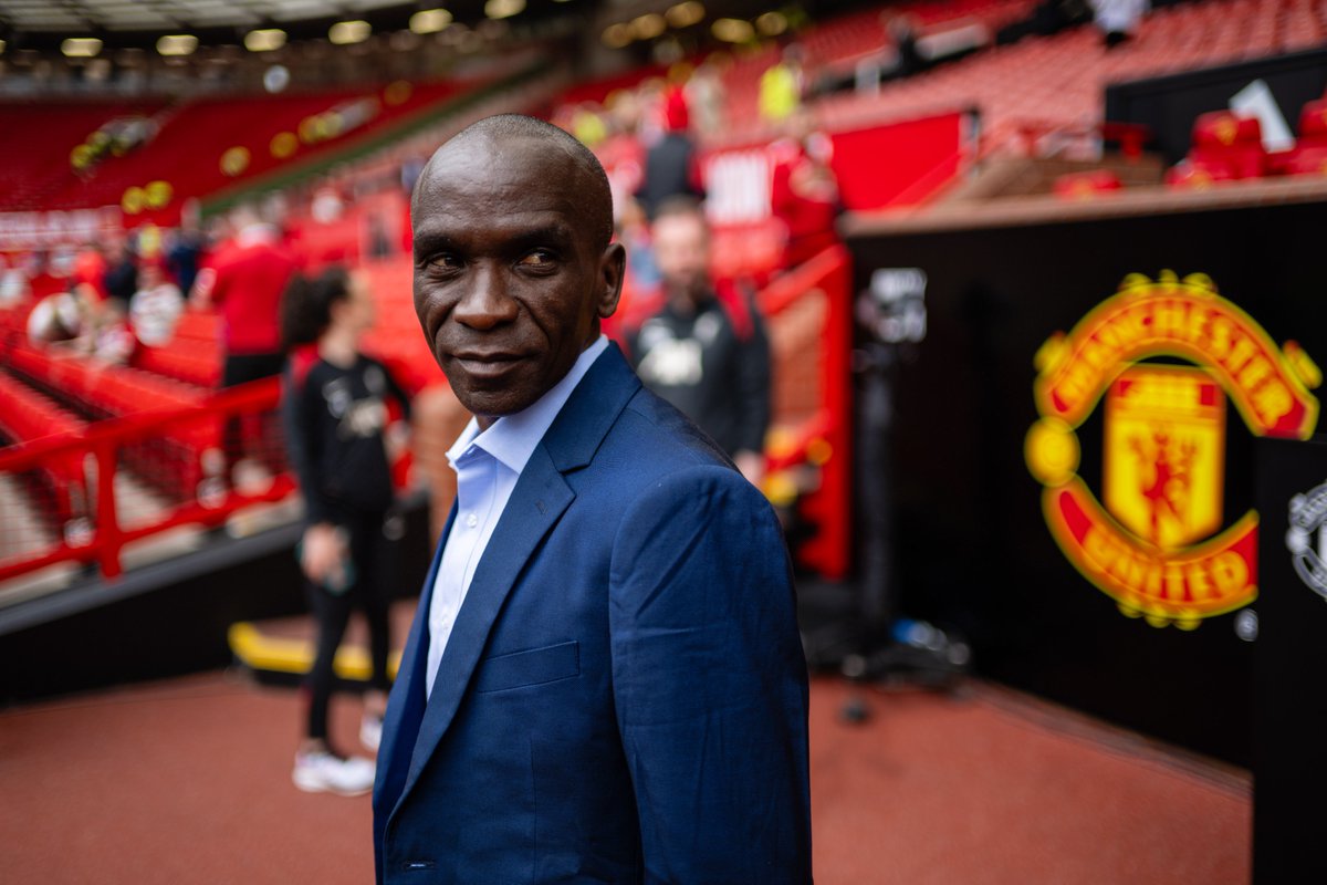 Manchester United (@manutd) on Twitter photo A legend in our midst π
Great to see you, <a href="/EliudKipchoge/">Eliud Kipchoge - EGHπ°πͺ</a> π€
#MUFC A legend in our midst π
Great to see you, <a href="/EliudKipchoge/">Eliud Kipchoge - EGHπ°πͺ</a> π€
#MUFC