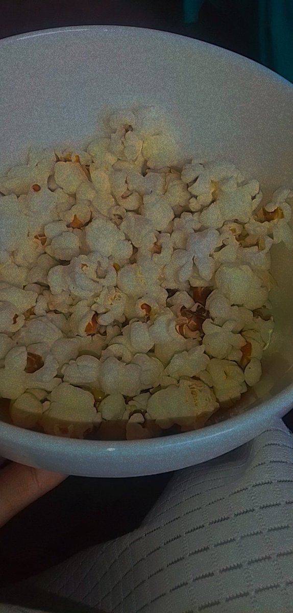 فخورة دائماً بمحاولاتي التى تَصنع أفضل نسخة مني والتى لا يراھا أحداً غيري 💕.