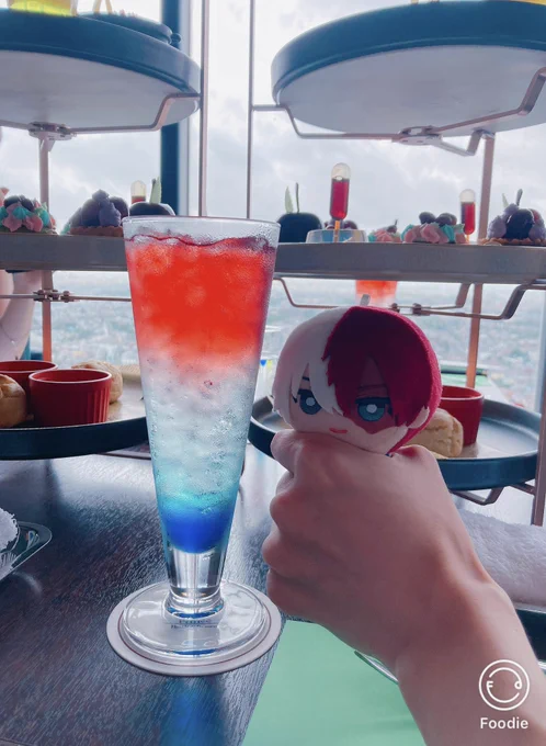ユアネクストのアフタヌーンティー行ってきました! dkさんは仕事で不在のためみがわりを連れて行きました。 ジュリオ(第一音節にアクセント)くんのティラミスが一番好きでした。透ちゃんのゼリーは発想がすごく好きだったな……
