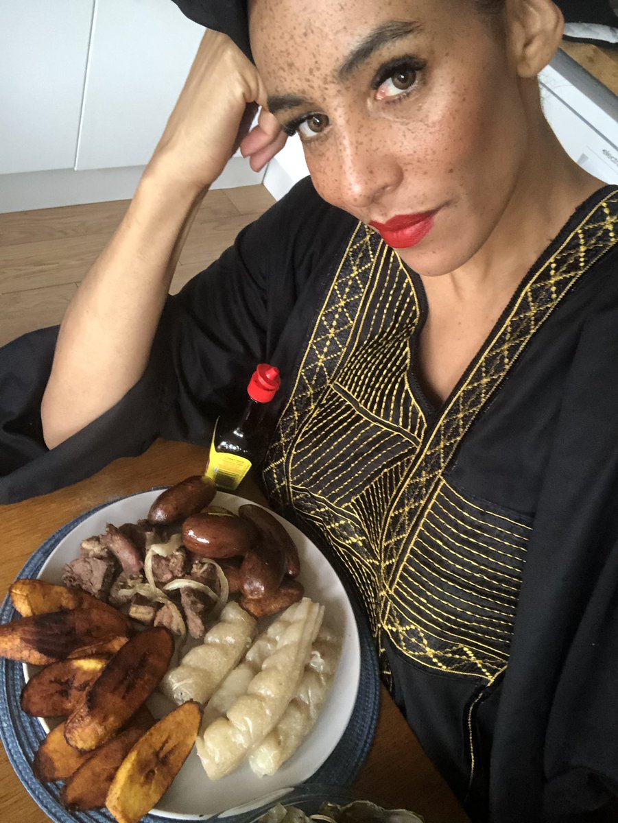 mirabellmayack's tweet photo. Petit goûté raffiné ✨🇨🇩 🇨🇲 🇨🇭
#africa #afrika #Chelsea #sundayvibes #chindima #SouthAfrica #IndependenceDay2024 #boubou #mali https://t.co/LVbUjach39