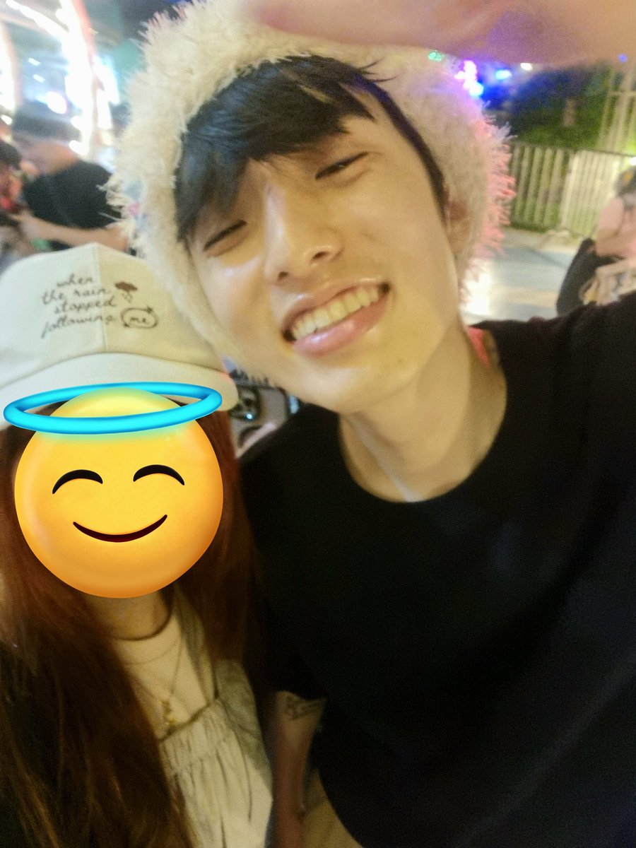 gdxxjs's tweet image. Biggest plot twist of my 2024?

Meeting Jae @eaJPark outside the venue to tell him that I’ve been a fan since his ASC days &amp;amp; thank him for existing. 🥹🫶

Was also able to hug him three(😭) times and give the pin @satuearthmix made.

#eaJinManila #wtrsfmTOUR #wtrsfminManila #eaJ