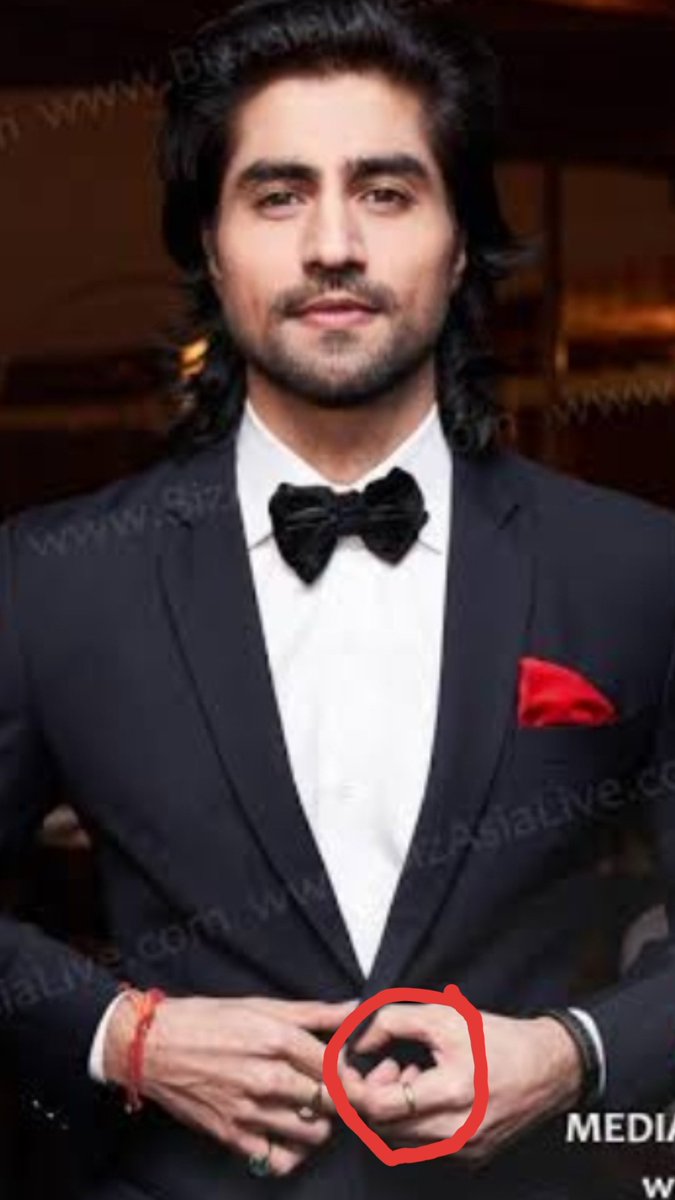 BepannaahNo1Fan's tweet photo. Alexa Play : Twist 😂🤣😂 #HarshadChopda #SmiritiKalra #Smrishad https://t.co/5yEV9sM7Dn