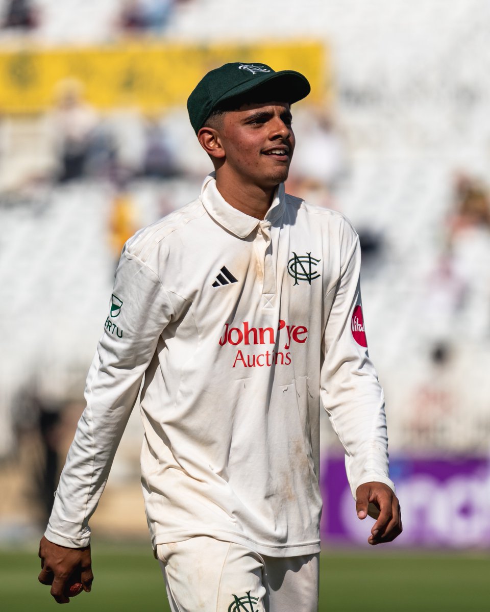 📜 The youngest 𝙚𝙫𝙚𝙧 to take 10 wickets in a First-Class match on these shores.

Farhan Ahmed, that was truly something special.

#NOTSUR