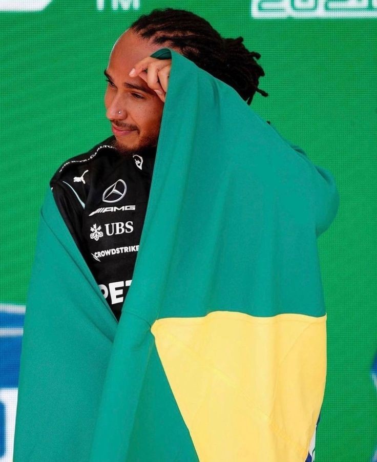 bonotires's tweet photo. The driver who won at home also won his 2nd GP at home. Do you know what that means ? 
🏴󠁧󠁢󠁥󠁮󠁧󠁿 ✔️ 
🇧🇷 ⏳️ https://t.co/VgXApREjYd