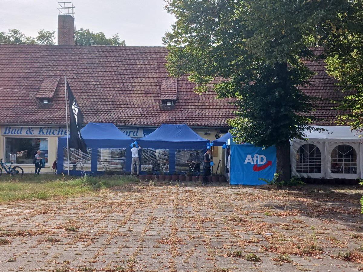 Antirassistische Aktion tweet media