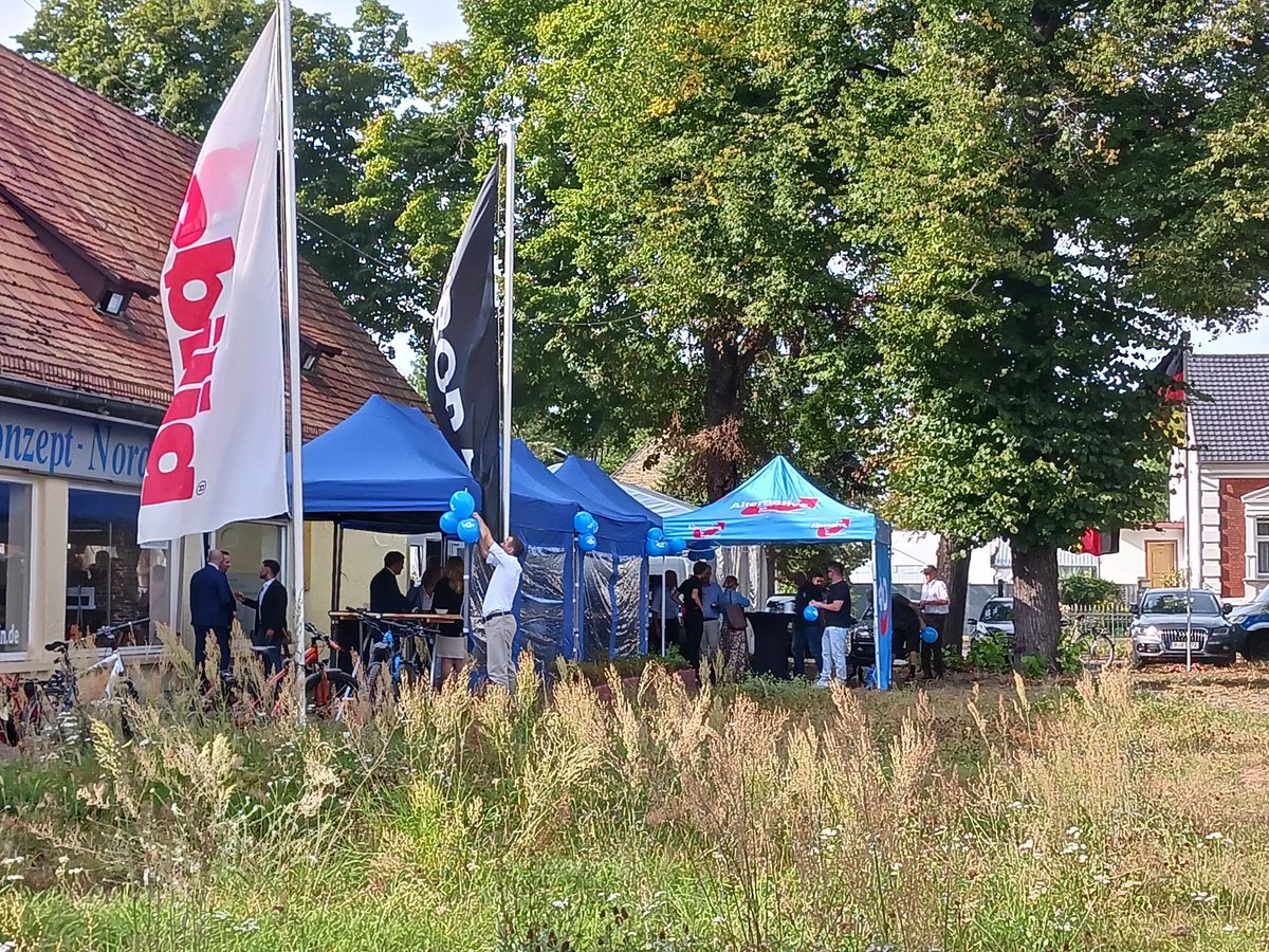 Antirassistische Aktion tweet media