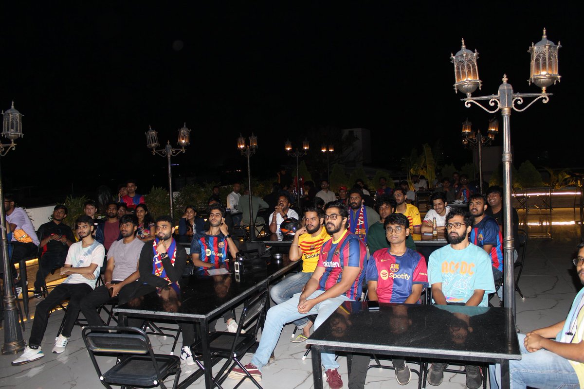 fcb_bengaluru's tweet image. Some pics from last night, FCB Bengaluru screening against Vallodolid was an amazing,  had blast, and atmosphere was so electric⚡️⚡️.
Thank you so much for showing up.
Visca el Barca, Visca Catalonia💜❤️
#fcbbengaluru #BarcaValladolid
@LaLigaEN @FCBarcelona