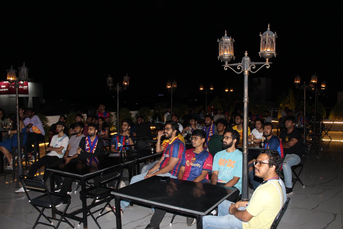 fcb_bengaluru's tweet image. Some pics from last night, FCB Bengaluru screening against Vallodolid was an amazing,  had blast, and atmosphere was so electric⚡️⚡️.
Thank you so much for showing up.
Visca el Barca, Visca Catalonia💜❤️
#fcbbengaluru #BarcaValladolid
@LaLigaEN @FCBarcelona
