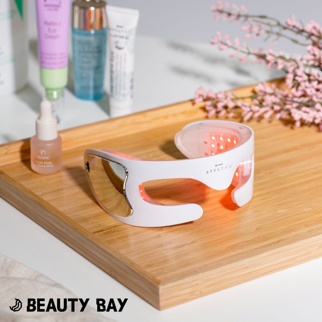 StylPro_UK's tweet image. Say goodbye to crow&apos;s feet and frown lines! Hello STYLPRO Radiant Eyes LED Goggles♥

Shop from Beauty Bay today: bit.ly/3WaTpES

#stylpro #beautybay #redled #ledgoggles