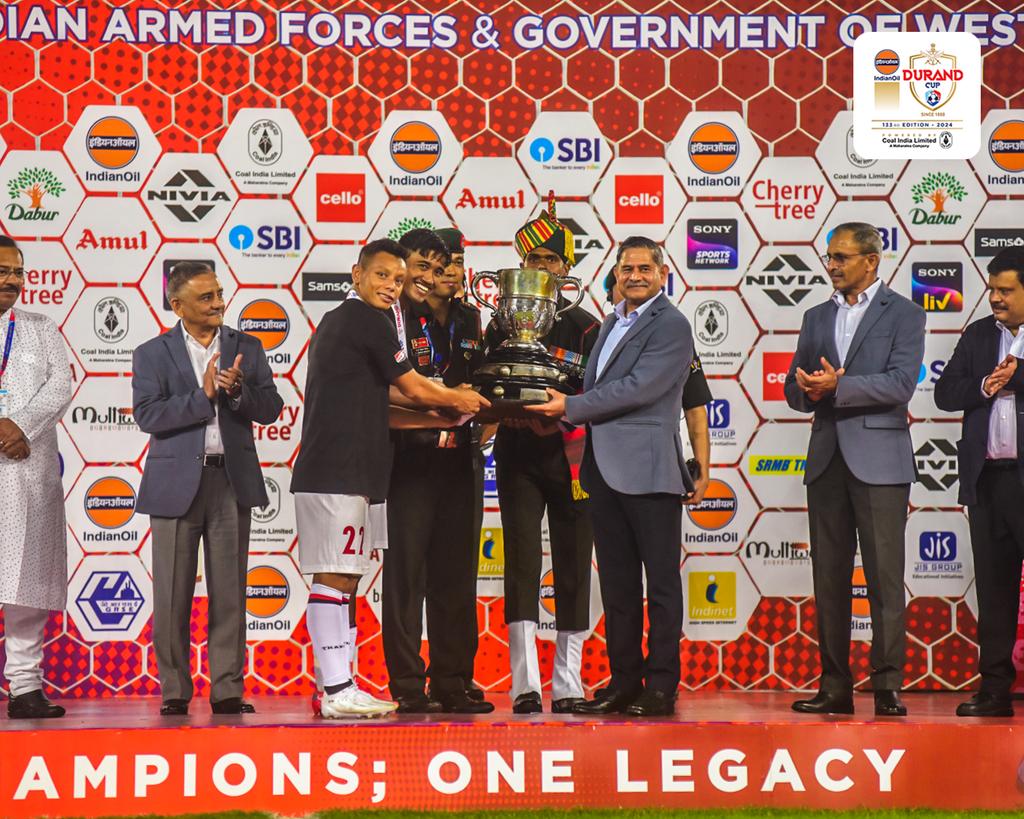 Gen Upendra Dwivedi, PVSM, AVSM, ADC, Chief of Army Staff, presented the coveted 𝐃𝐮𝐫𝐚𝐧𝐝 𝐂𝐮𝐩 to NorthEast United FC, the Champions of the 133rd Edition of #IndianOilDurandCup 

#Final #MBSGNEUFC #PoweredByCoalIndia #DurandCup2024 #133rdEditionofDurandCup