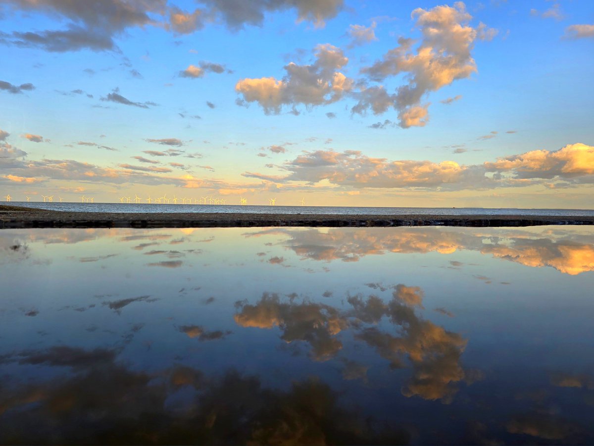 It's been a while so here is my latest reflection photo xx #reflections #photograghy