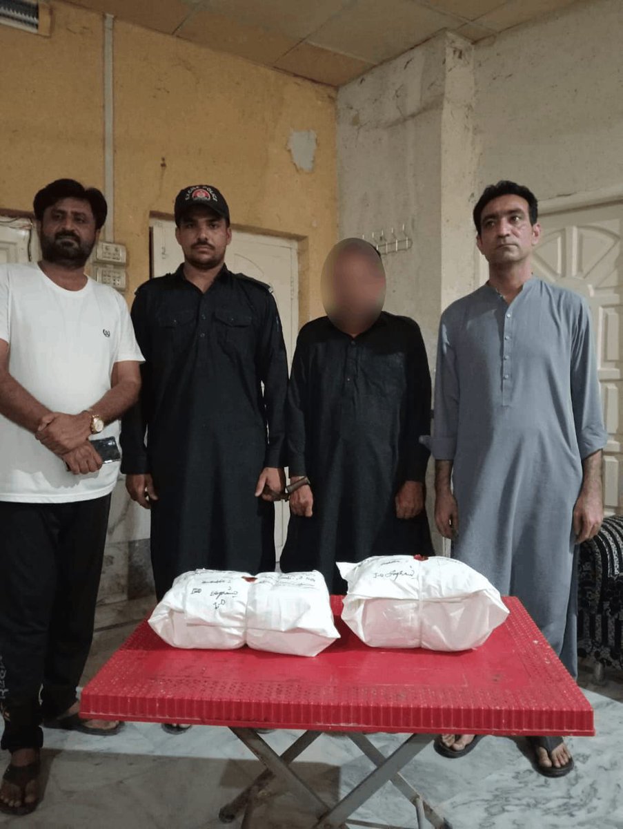 OfficialRattar's tweet image. منشیات فروش کی شناخت فاروق احمد ولد منظور راجپوت کے نام سے ہوئی، مقدمہ درج، ملزم سے مزید تفتیش جاری ہے، ایکسائز حکام
@sharjeelinam
#NarcoticsCrackdown