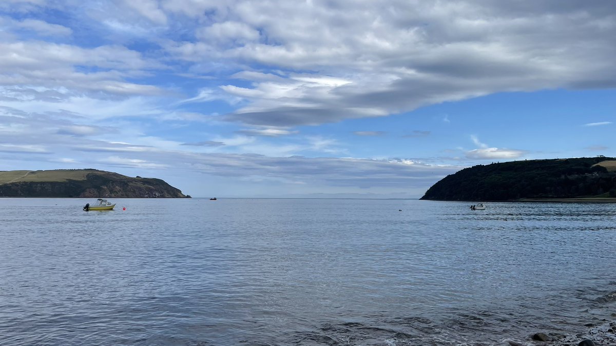 Lovely afternoon spent wandering in Cromarty, followed by the best oat milk lattes from Slaughterhouse Coffee. Loving our late summer. 🏴󠁧󠁢󠁳󠁣󠁴󠁿