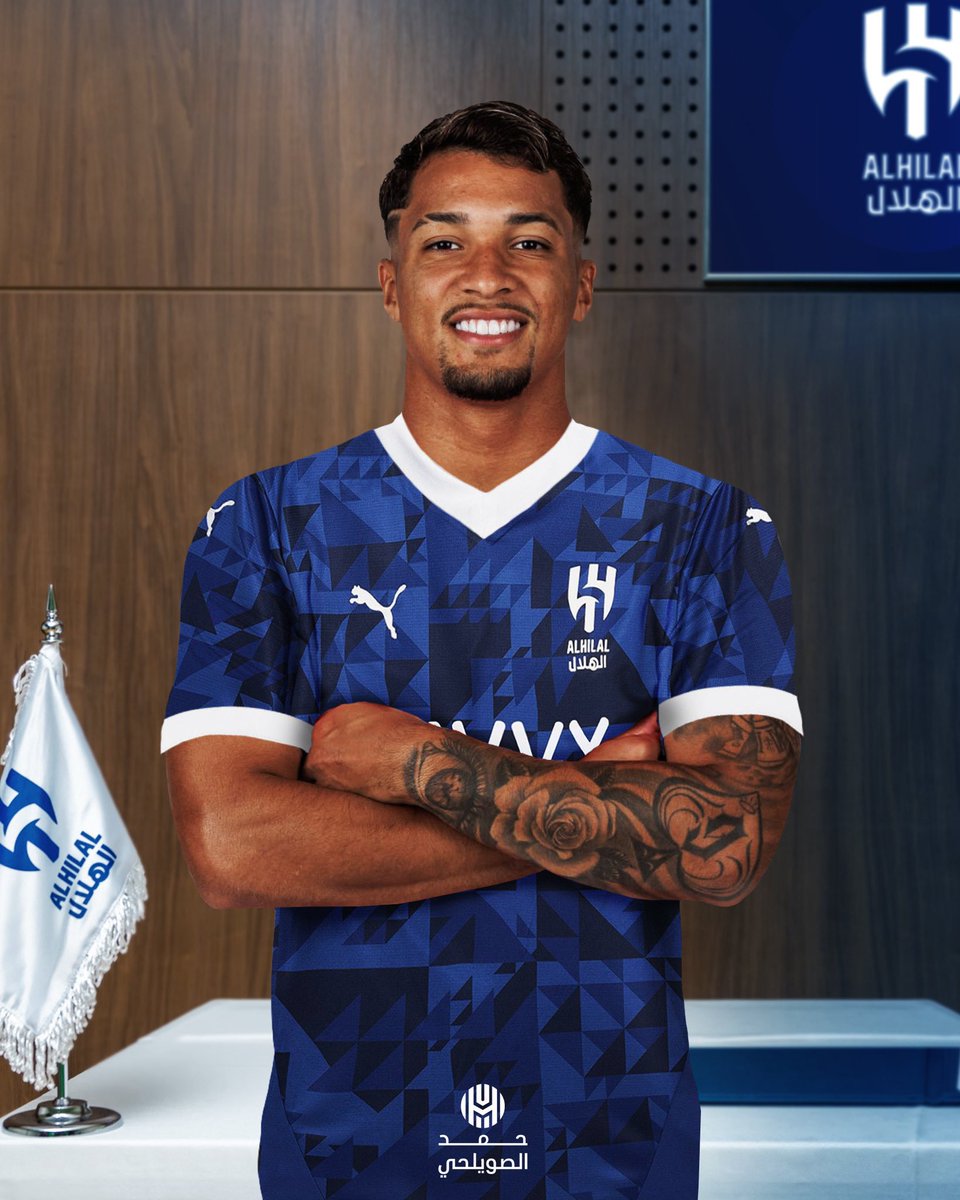 اجرى البرازيلي ماركوس ليوناردو الفحص الطبي في البرتغال بإشراف أحد أفراد الطاقم الطبي بنادي #الهلال على ان يصل الليلة إلى باريس تمهيداً لتوقيع عقده مع النادي في فندق الأمير الوليد بن طلال " فورسيزون جورج الخامس "  .