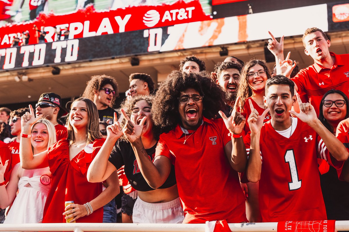 TechAthletics's tweet photo. Y’all had Jones AT&amp;T rocking last night. 

Thank you, Red Raider fans! 🙌 https://t.co/kyhVvF89zy