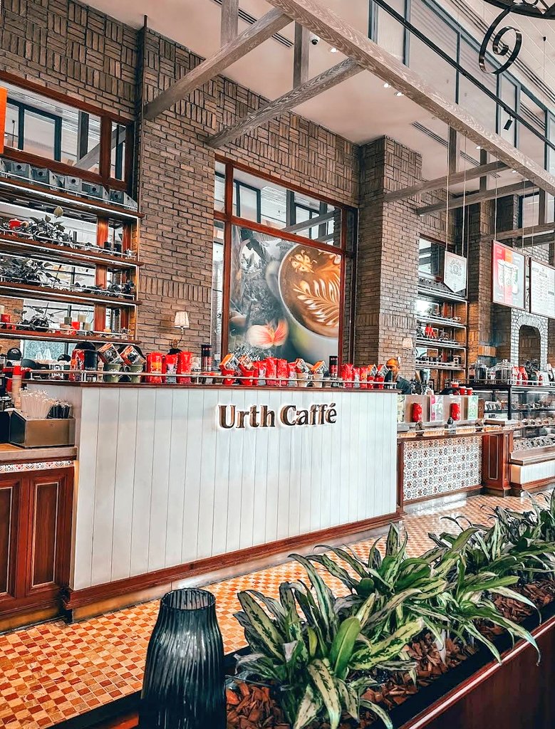Cafes013's tweet photo. Urth Caffé | ايرث كافيه

الحزام الذهبي
طريق الوروود

انستقرام 🔻
https://t.co/WgpVfUoWx6

ايرث كافيه و أكثر ..
https://t.co/DZE1pV8xad

#الخبر
#الشرقية
#مقاهي_الدمام_والخبر

📍رابط الموقع 👇
https://t.co/saX96tvIAA https://t.co/u24lFgJXtG